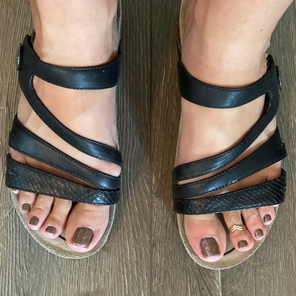 Abeo Black Leather Sandal